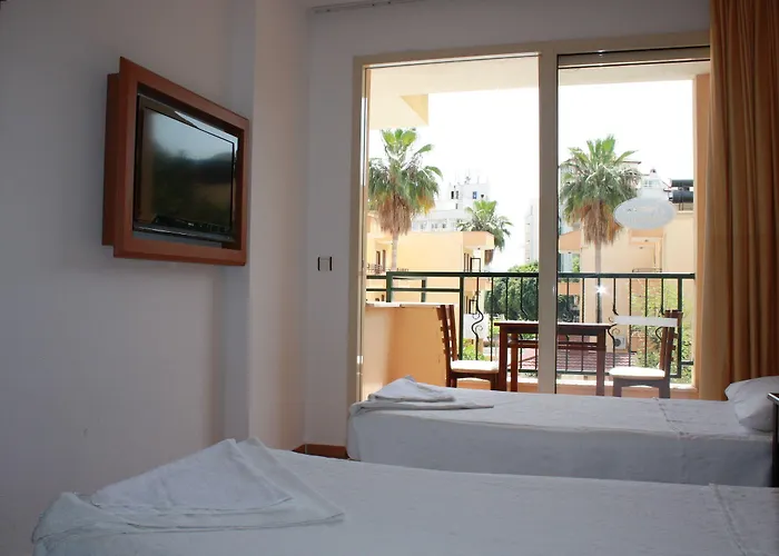 Sebnem & Apartmanhotel 3*