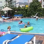 Sebnem & 3* 말마리스